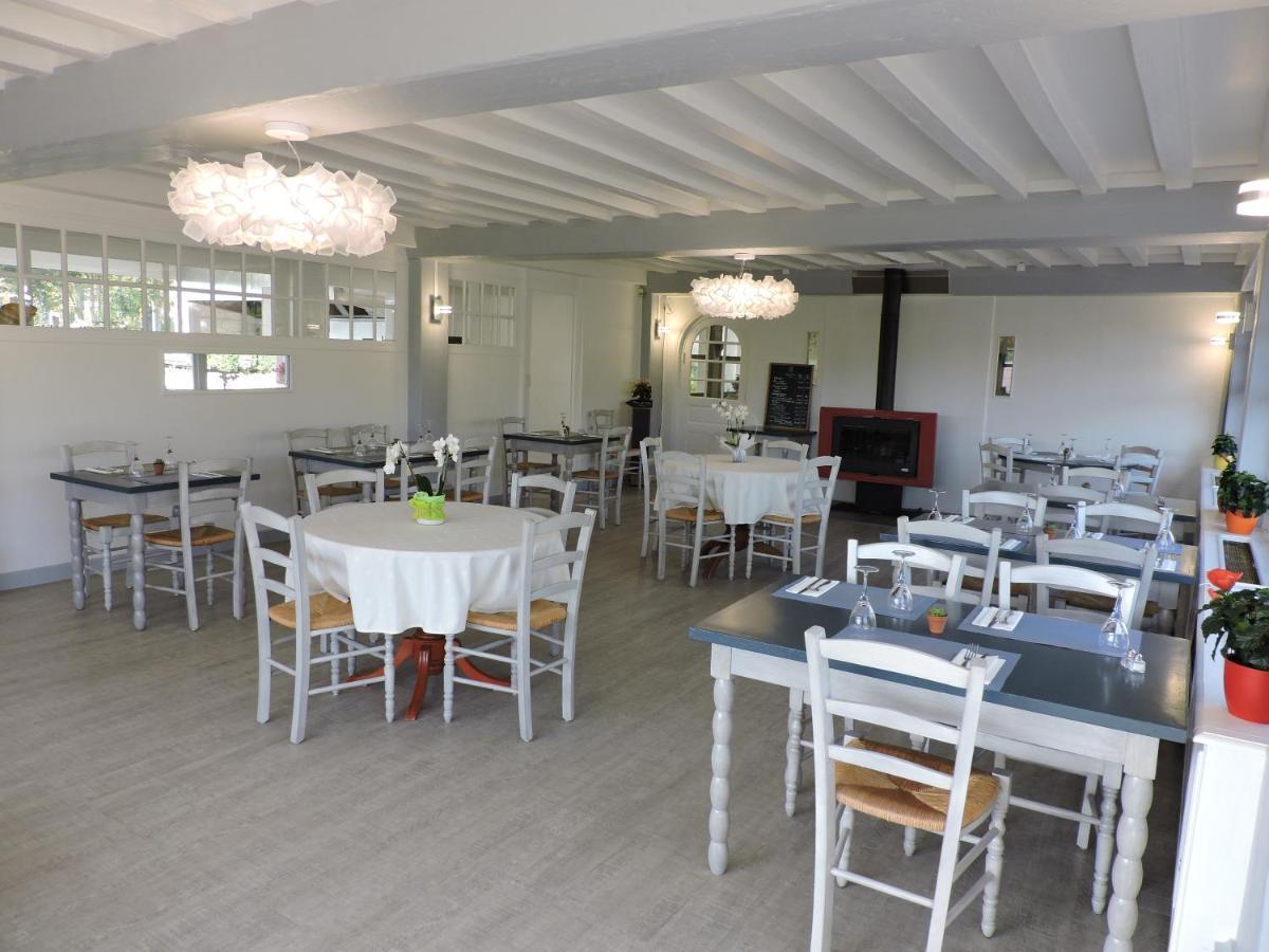 Auberge De La Roque La Roquette Eksteriør billede