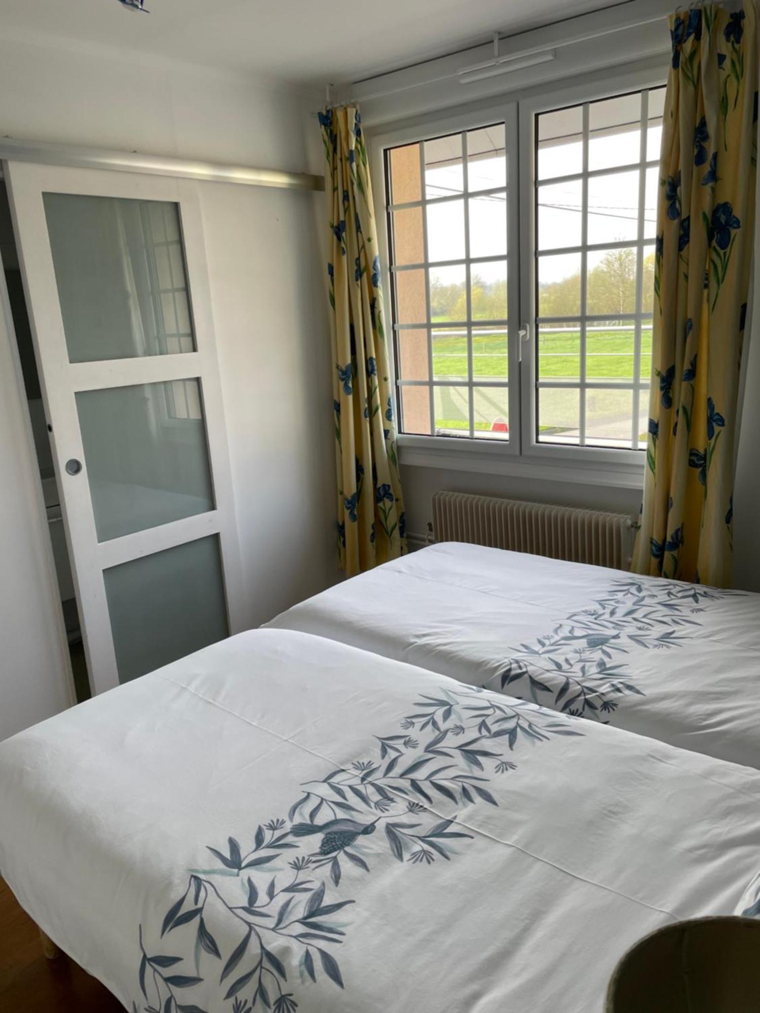 Auberge De La Roque La Roquette Eksteriør billede